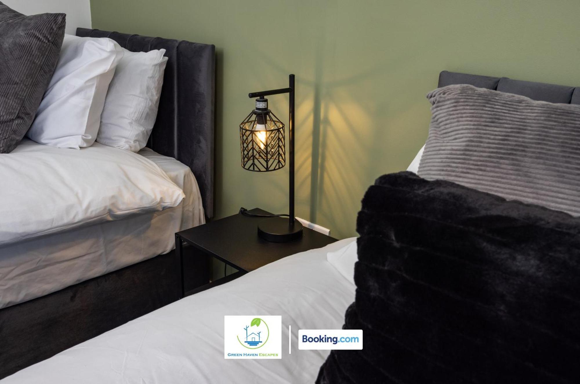 Cosy Retreat By Green Haven Escapes With Free Off-Street Parking In Seacroft *
