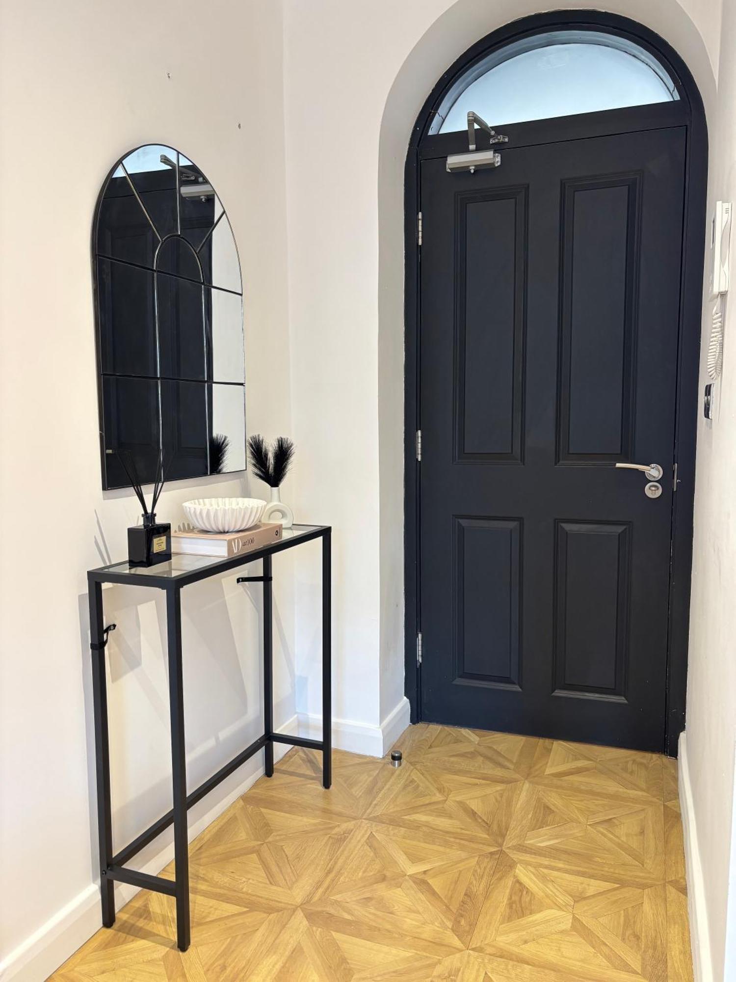 Lux - Luxury In Centre Near Canal Apartment *