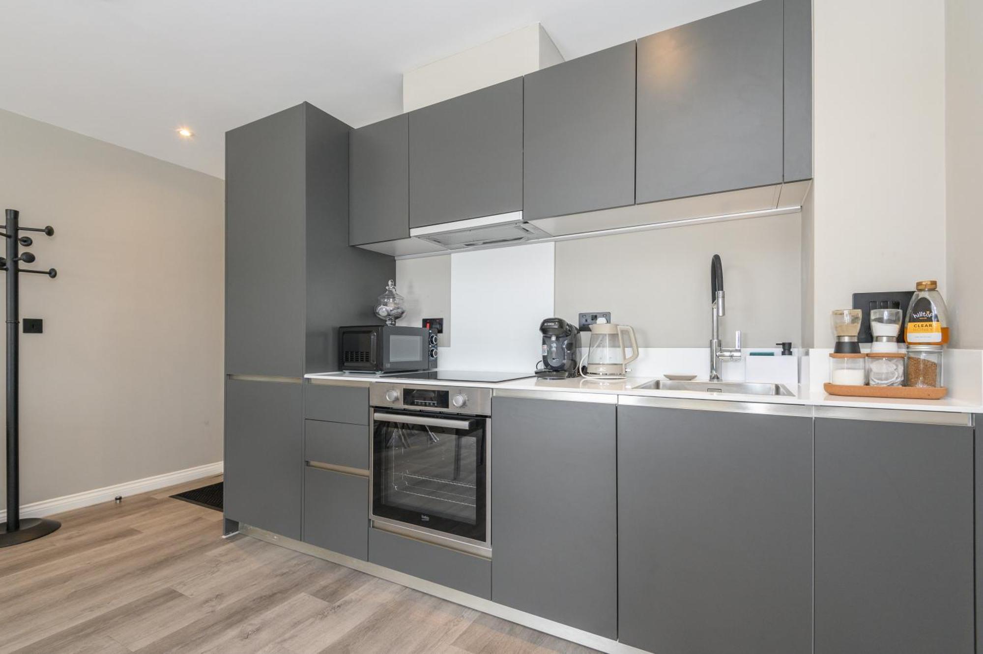 Springwell - Centre - Balcony & Pool Table - 3 Bed
