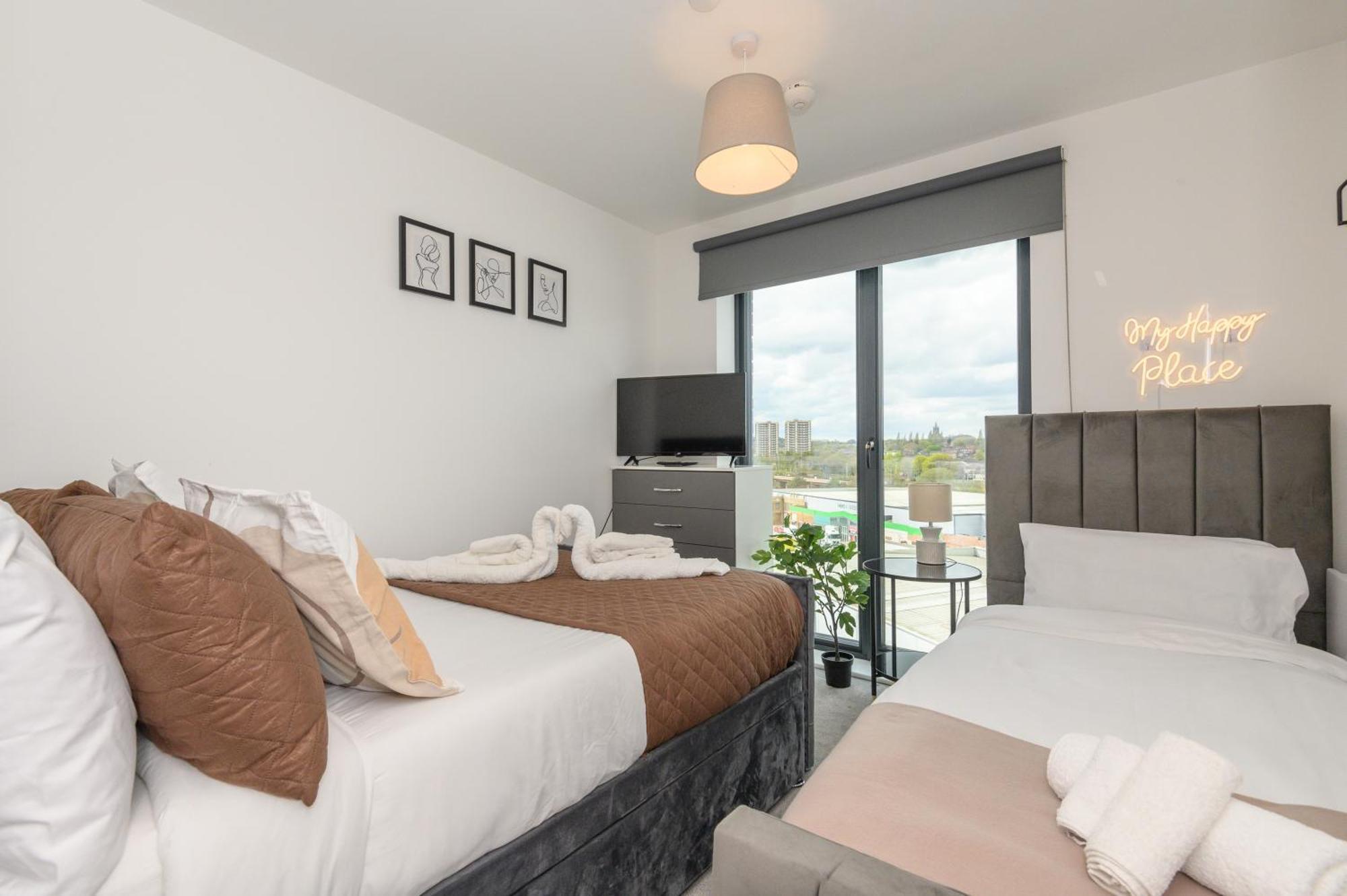 Springwell - Centre - Balcony & Pool Table - 3 Bed Leeds (West Yorkshire)