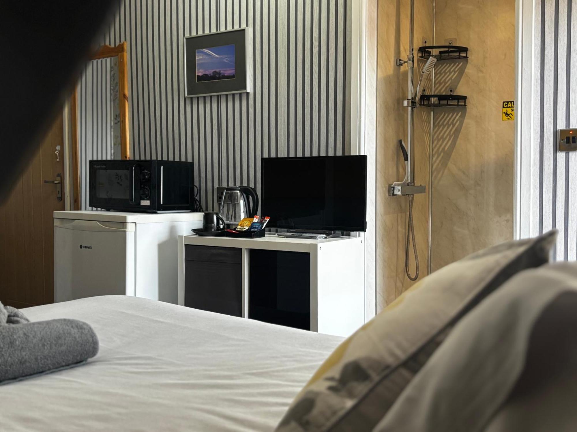 Kayumba Ltd Bed & Breakfast Leeds (West Yorkshire)