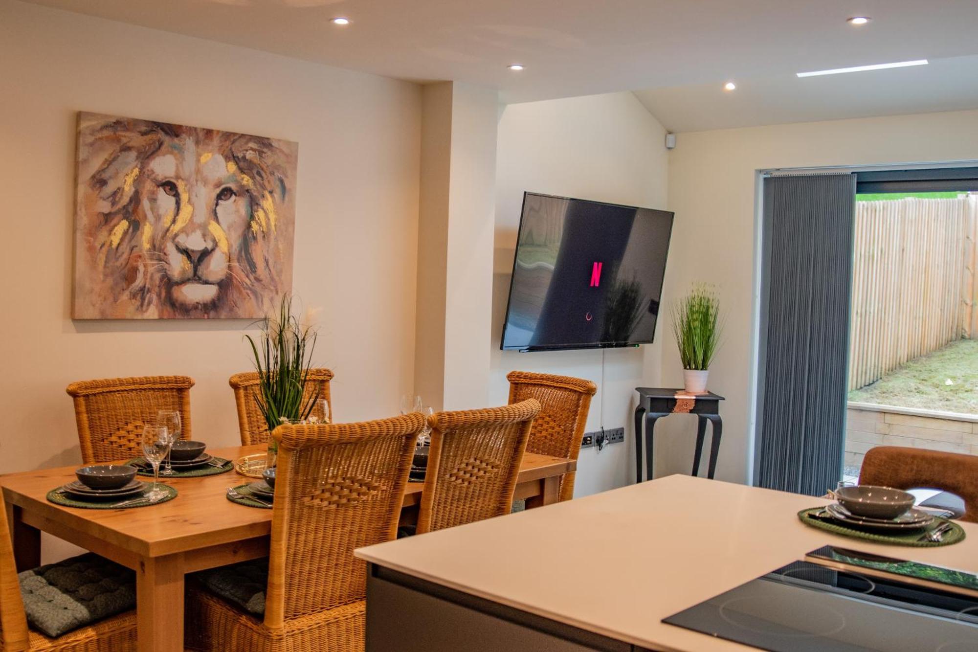 Bv Luxury 3 Bedroom Townhouse At Bed Cliff Oaks * Leeds (West Yorkshire)