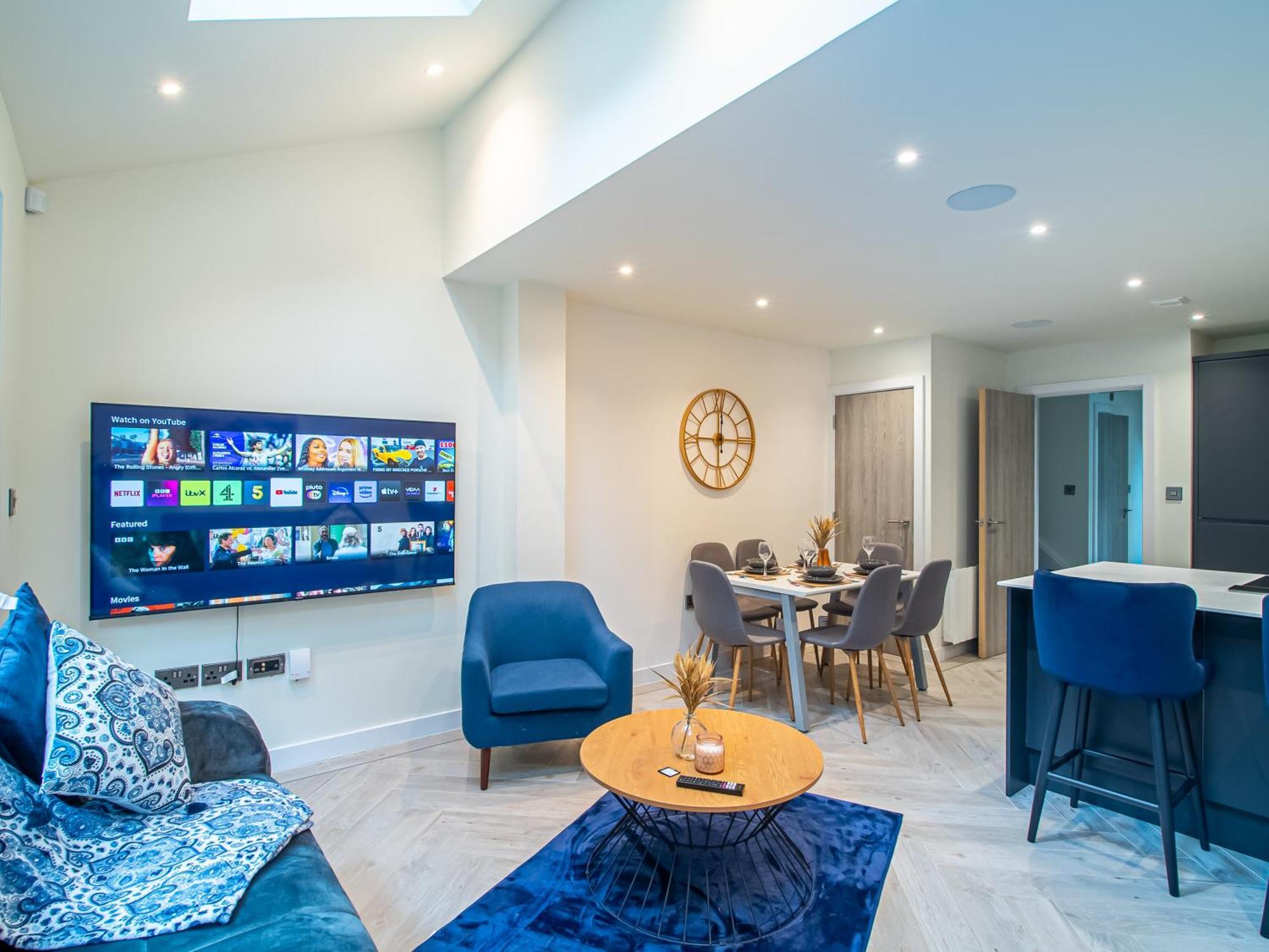 Bv Luxury 3 Bedroom Townhouse At Bed Cliff Oaks Apartment Leeds (West Yorkshire)