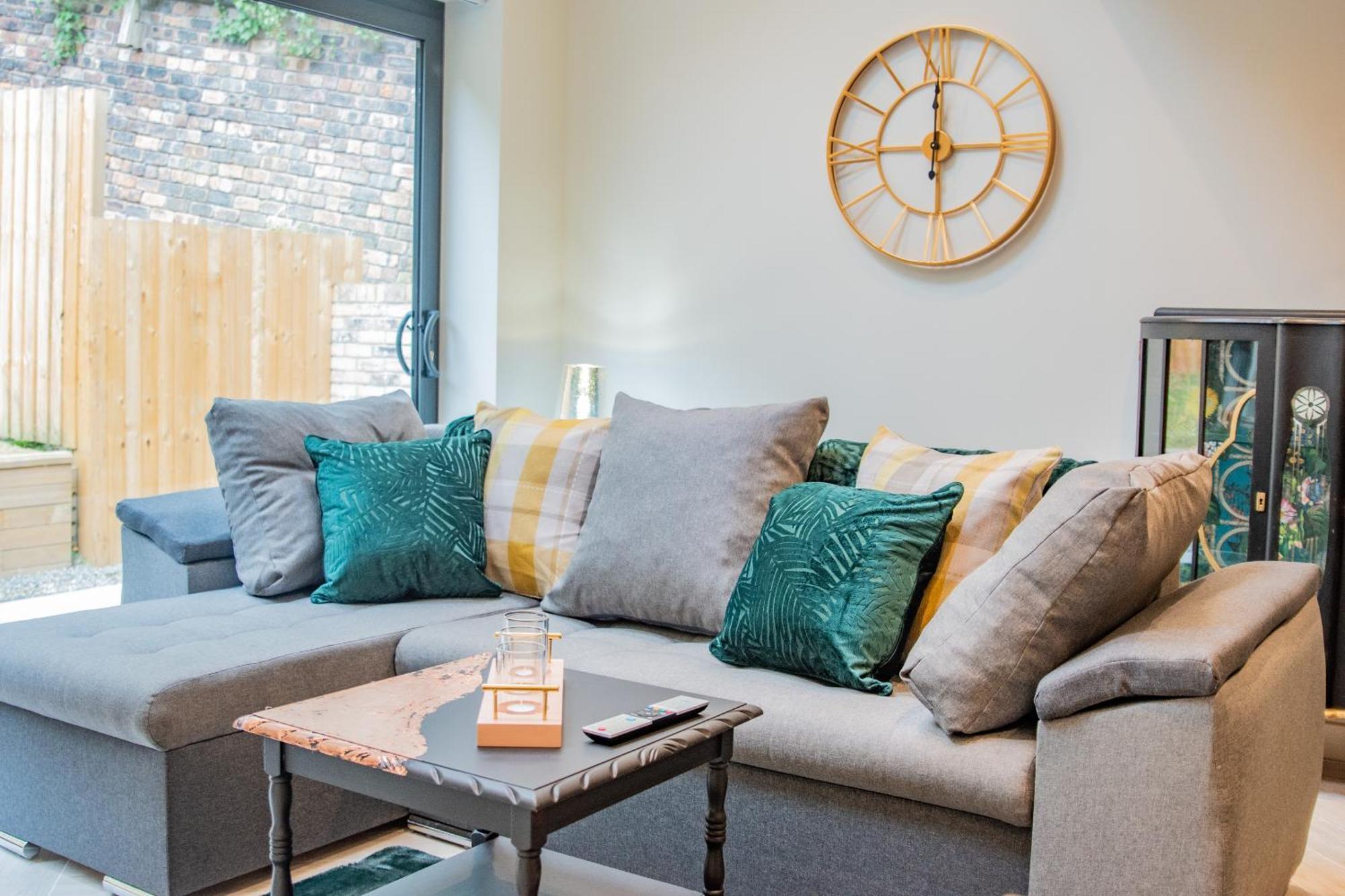Apartment Bv Luxury 3 Bedroom Townhouse At Bed Cliff Oaks *