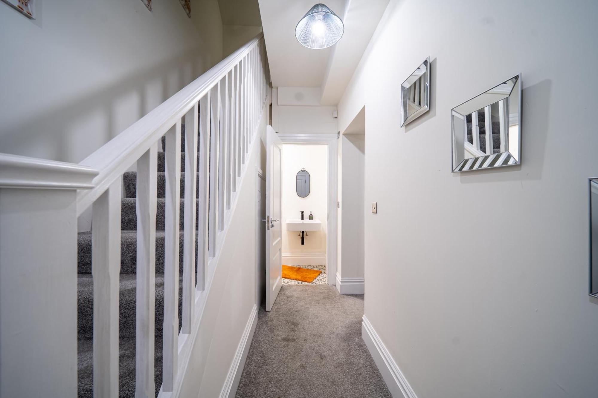 Apartment Bv Luxury 3 Bedroom Townhouse At Bed Cliff Oaks Leeds (West Yorkshire)
