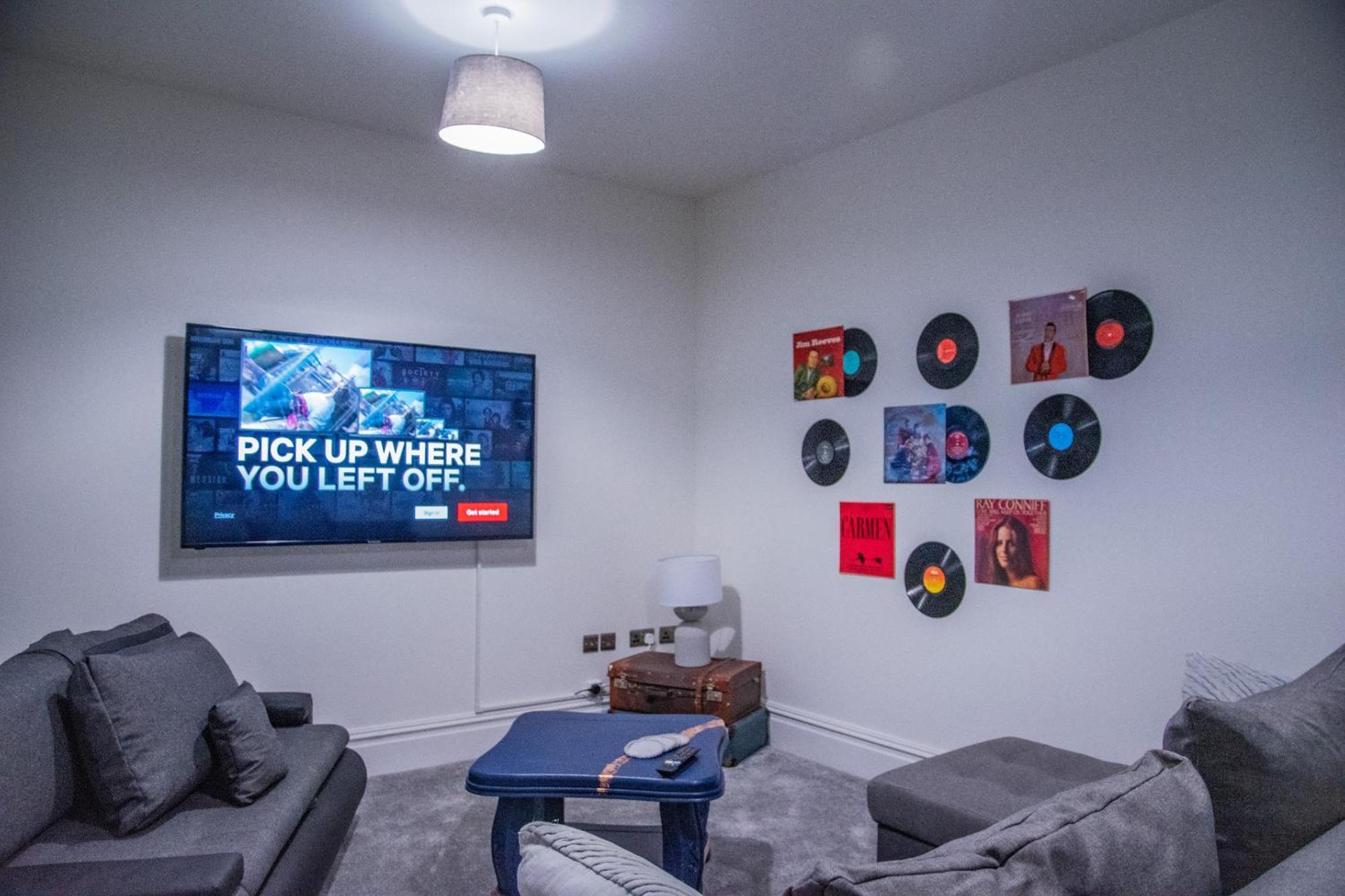 Bv Luxury 3 Bedroom Townhouse At Bed Cliff Oaks Apartment Leeds (West Yorkshire)