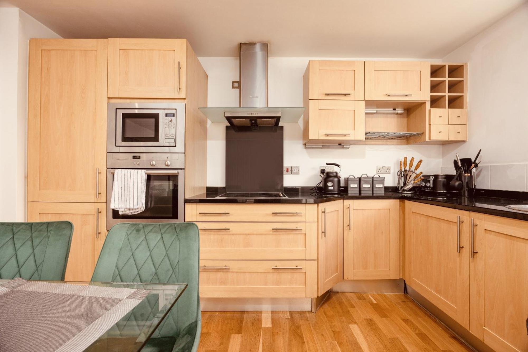 Dock Apt, Free Secure Parking! 2 Bed Apartment Leeds (West Yorkshire)