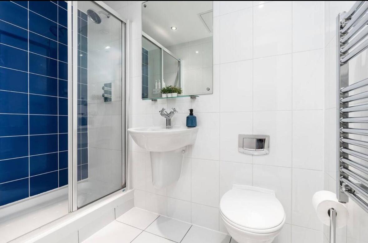 Apartment-juliet Balcony * Leeds (West Yorkshire)