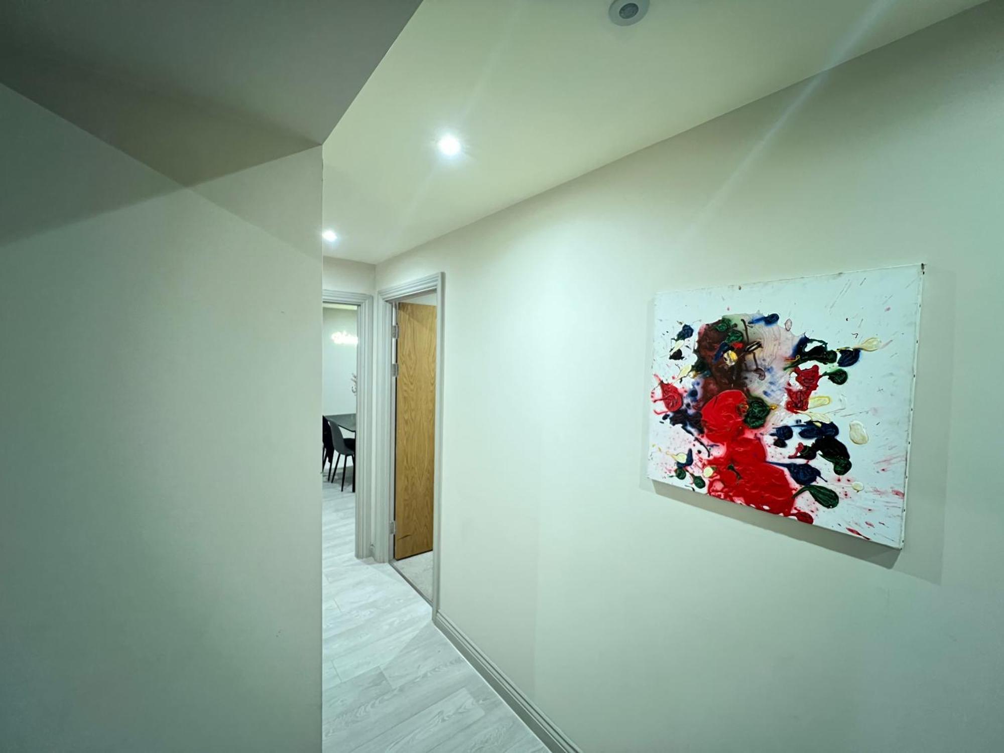 Luxury 2 Bed 2 Bath En-suite Apartment *