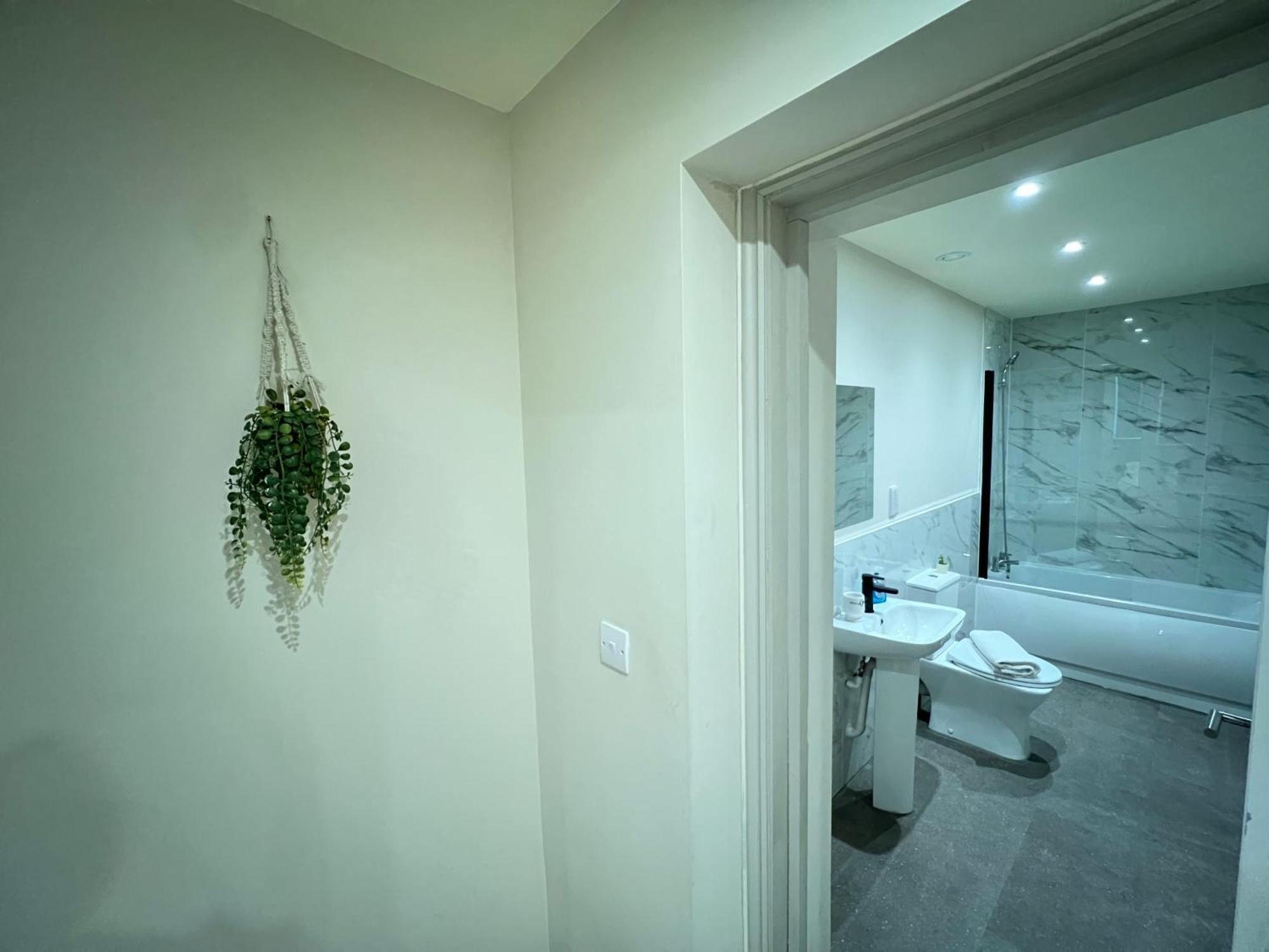 Apartment Luxury 2 Bed 2 Bath En-suite