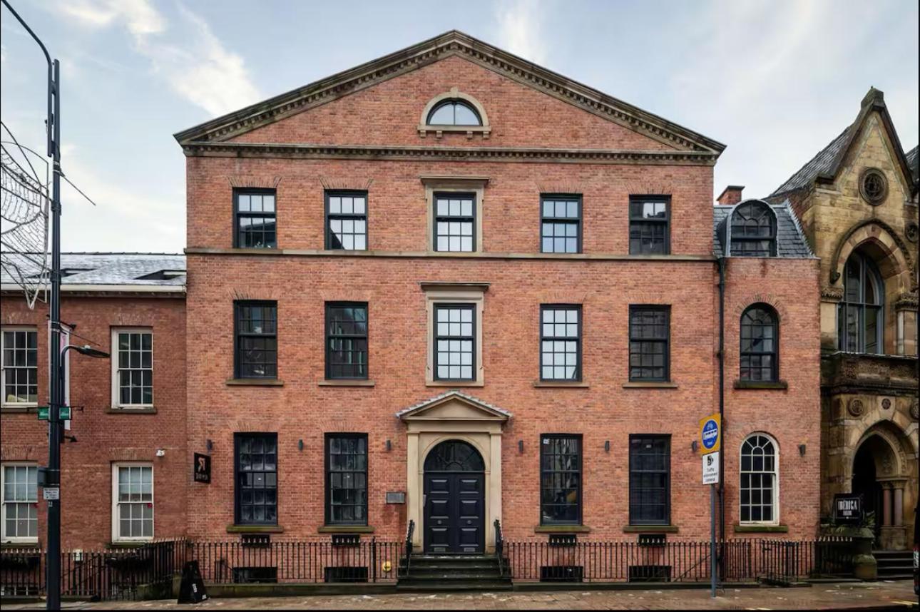 The Executive Retreat 3bed2bath 55inch Tv * Leeds (West Yorkshire)