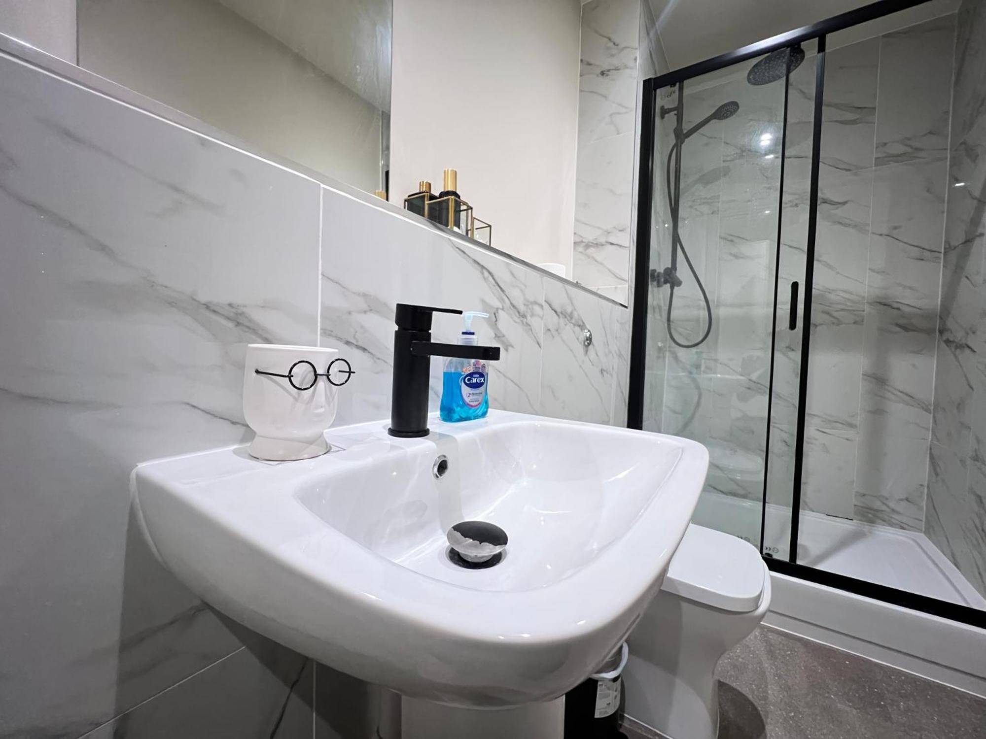 Apartment Luxury 2 Bed 2 Bath En-suite