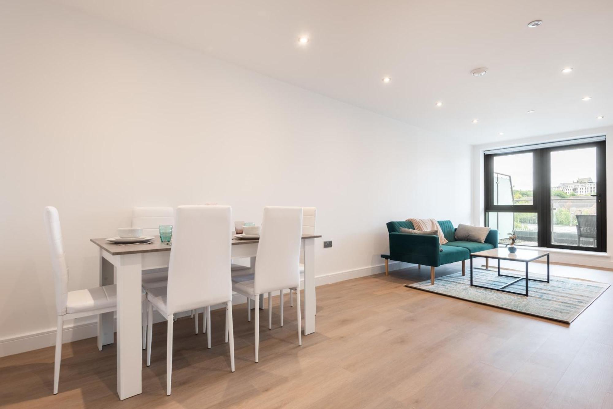 Modern 2 Bedroom With Balcony In Apartment Leeds (West Yorkshire)
