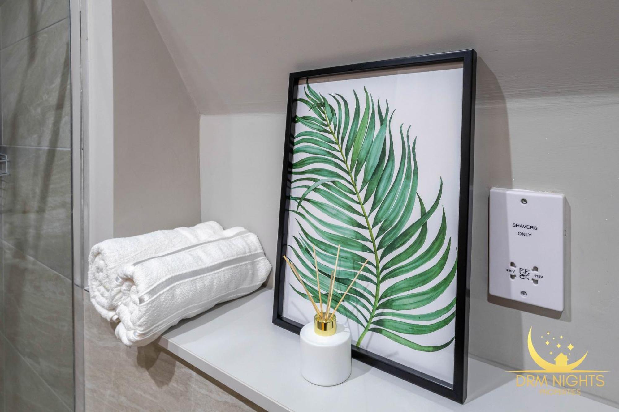 Luxury I Long I Accommodate 4 Guest Apartment *