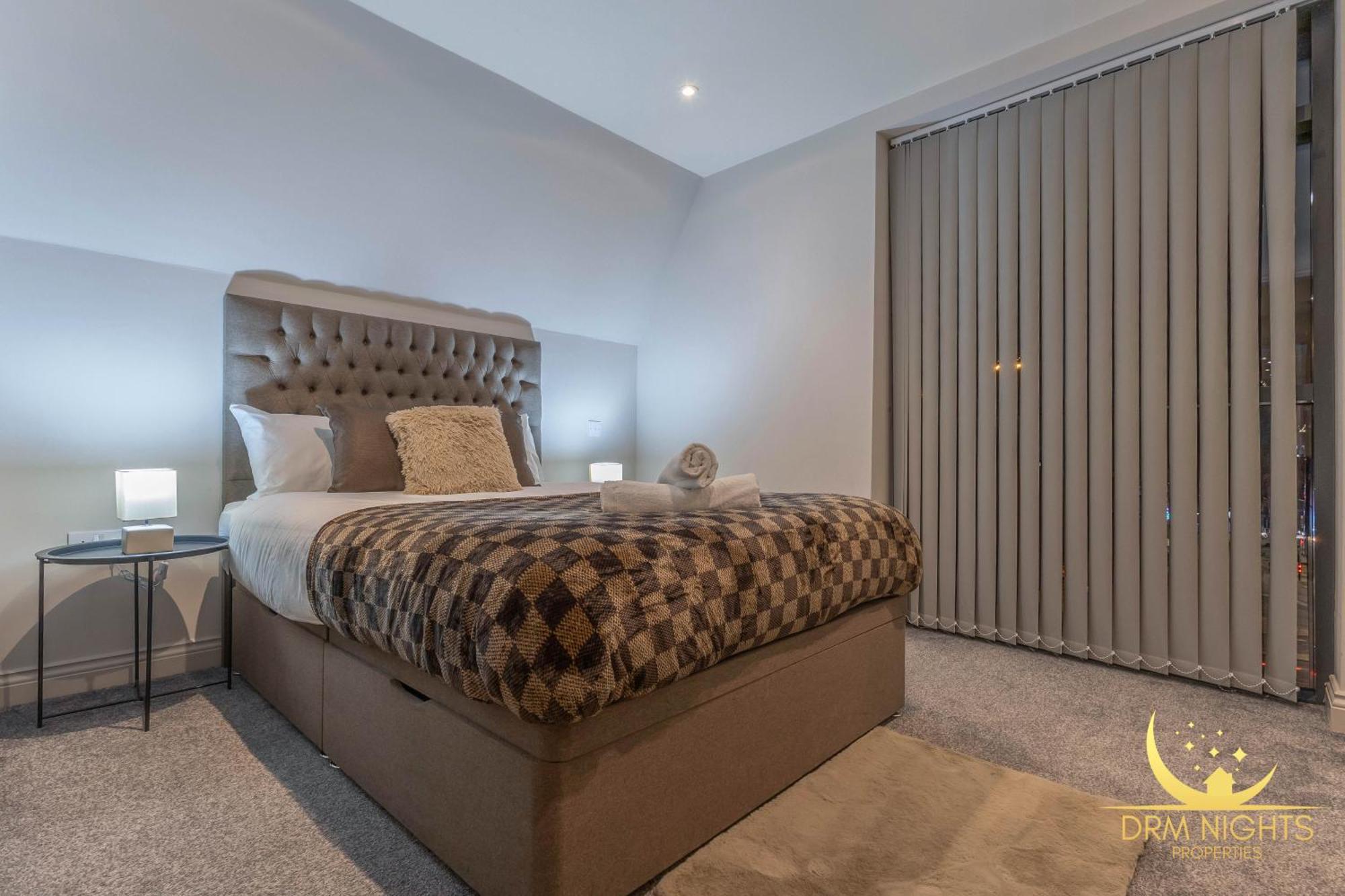 Apartment Luxury I Long I Accommodate 4 Guest *