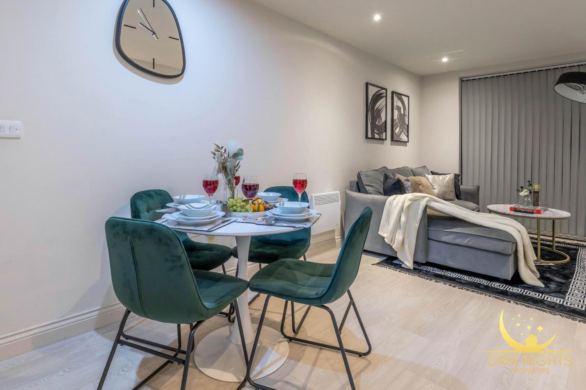Luxury I Long I Accommodate 4 Guest Apartment Leeds (West Yorkshire)