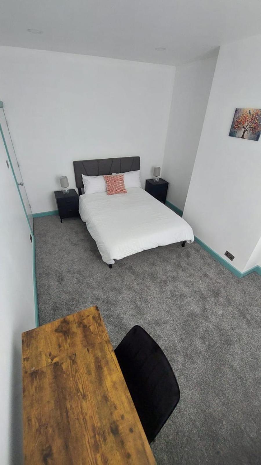 Villa Florence 4 Bedroom House Leeds (West Yorkshire)