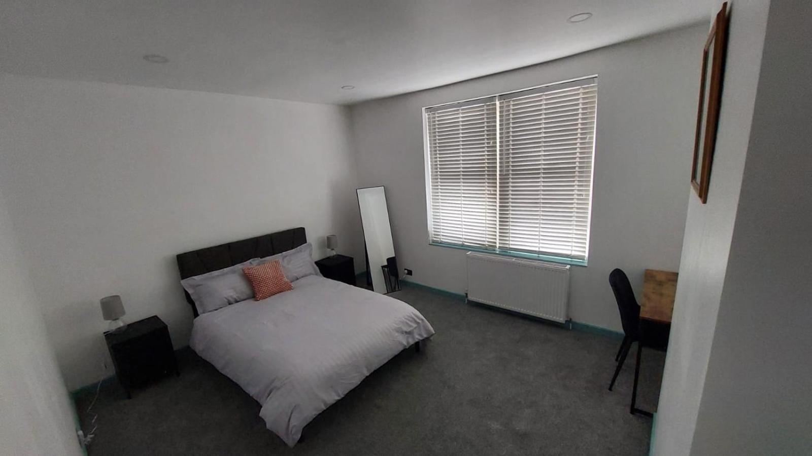 Florence 4 Bedroom House * Leeds (West Yorkshire)