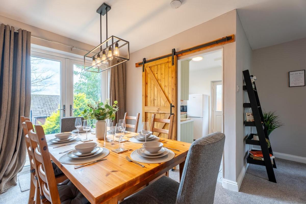 Prime Headingley Location Perfect For Large Groups Holiday home *