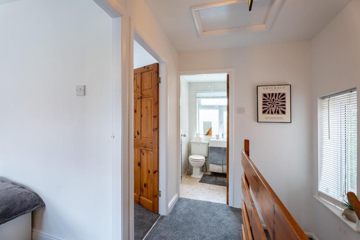 Prime Headingley Location Perfect For Large Groups