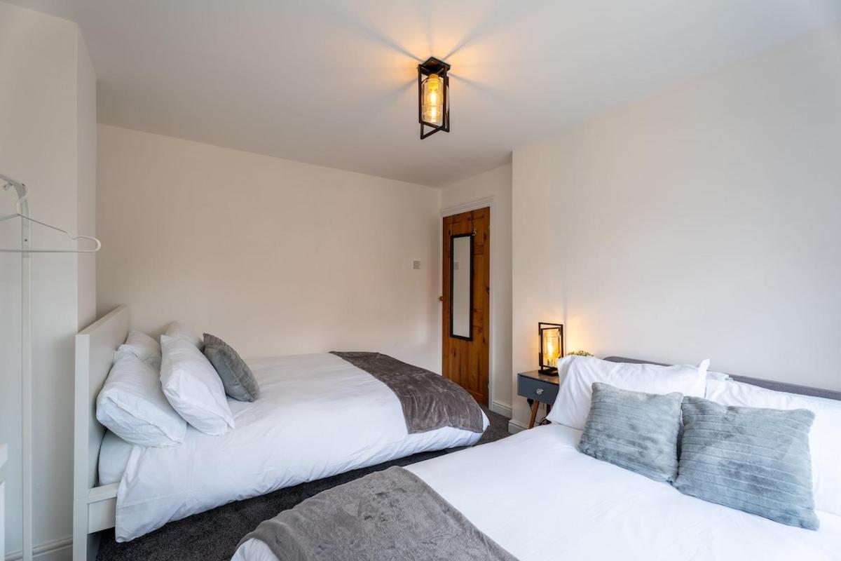 Prime Headingley Location Perfect For Large Groups Holiday home