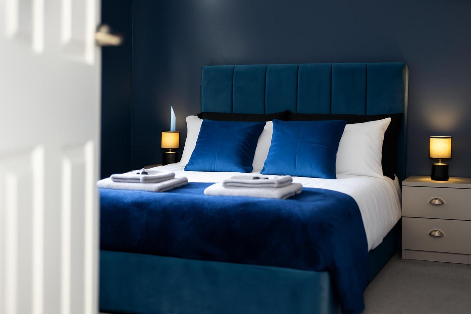 Alt-stay Leeds, M1 Junction 45 Skelton - Ideal For Contractors - Parking & Fast Fibre Wi-fi - Long Welcome