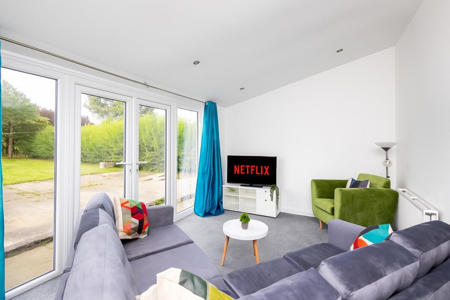 Holiday home Alt-stay Temple Newsam - Free Parking & Fast Fibre Wi-fi - Ground Floor Bathroom & Master En-suite - Ideal For Contractors & Long