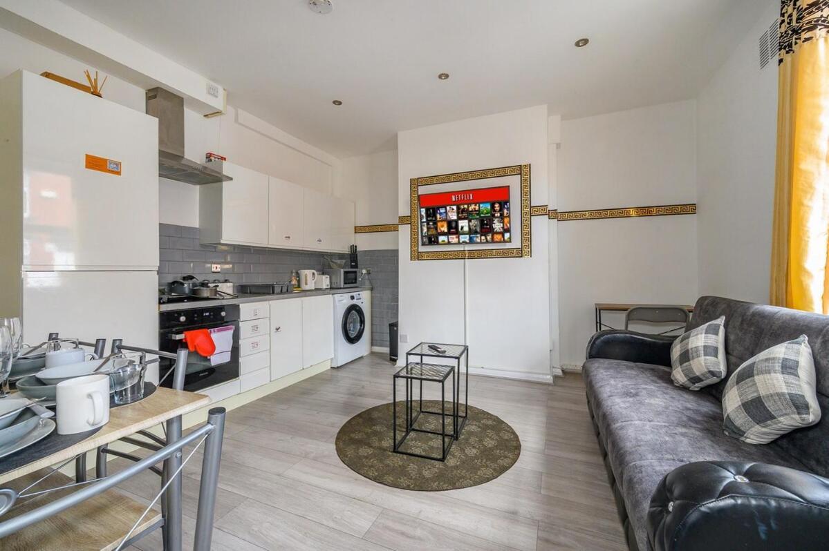 Holiday home A23s For Your Relaxed & Cosy With Free Parking And Wifi Leeds (West Yorkshire)