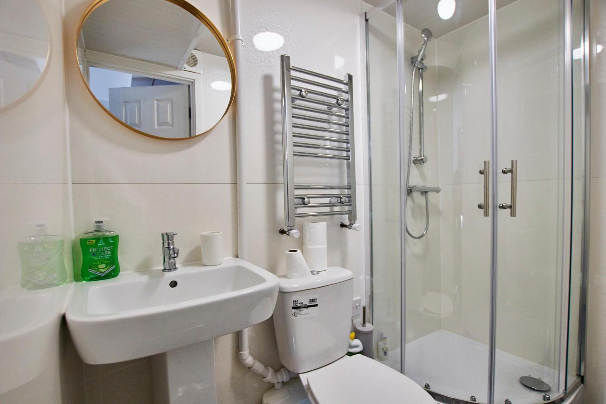 Perfect Contractor House In With 6 Beds By Purestay- 14 Night Min!