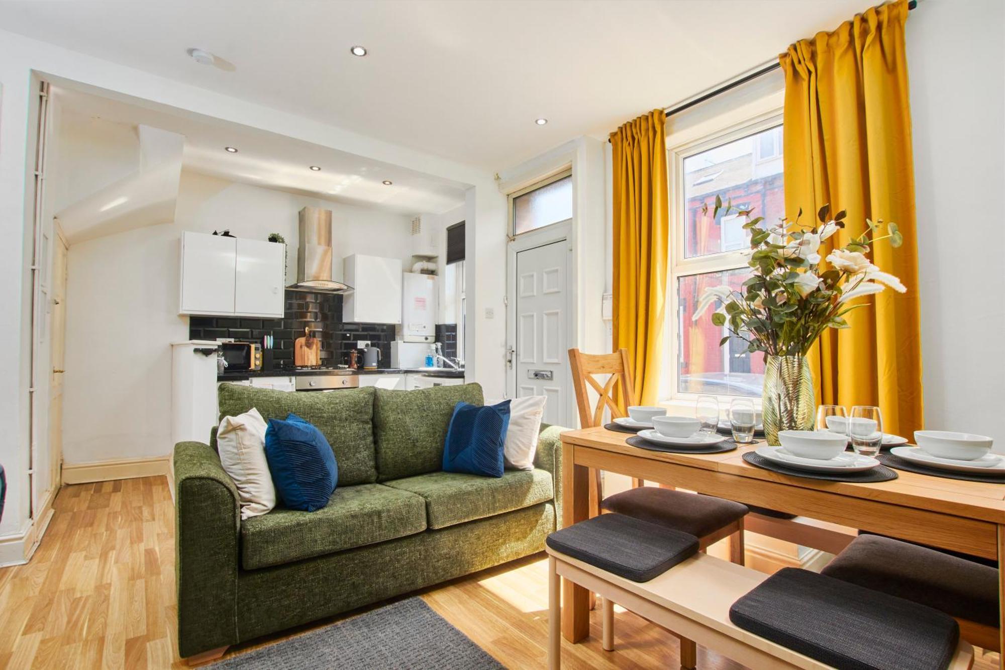 Perfect Contractor House In With 6 Beds By Purestay- 14 Night Min! Leeds (West Yorkshire)