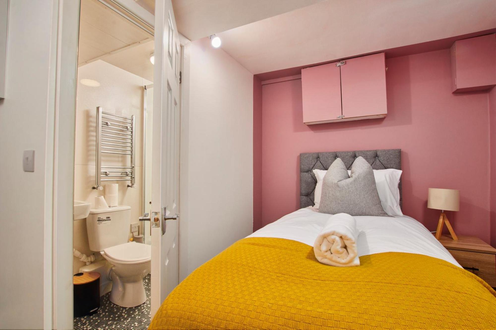 Perfect Contractor House In With 6 Beds By Purestay- 14 Night Min!