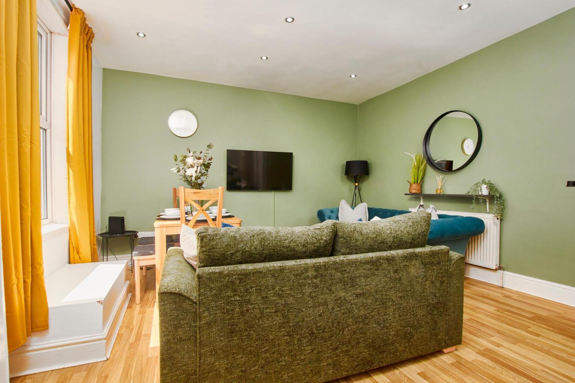 Perfect Contractor House In With 6 Beds By Purestay- 14 Night Min!