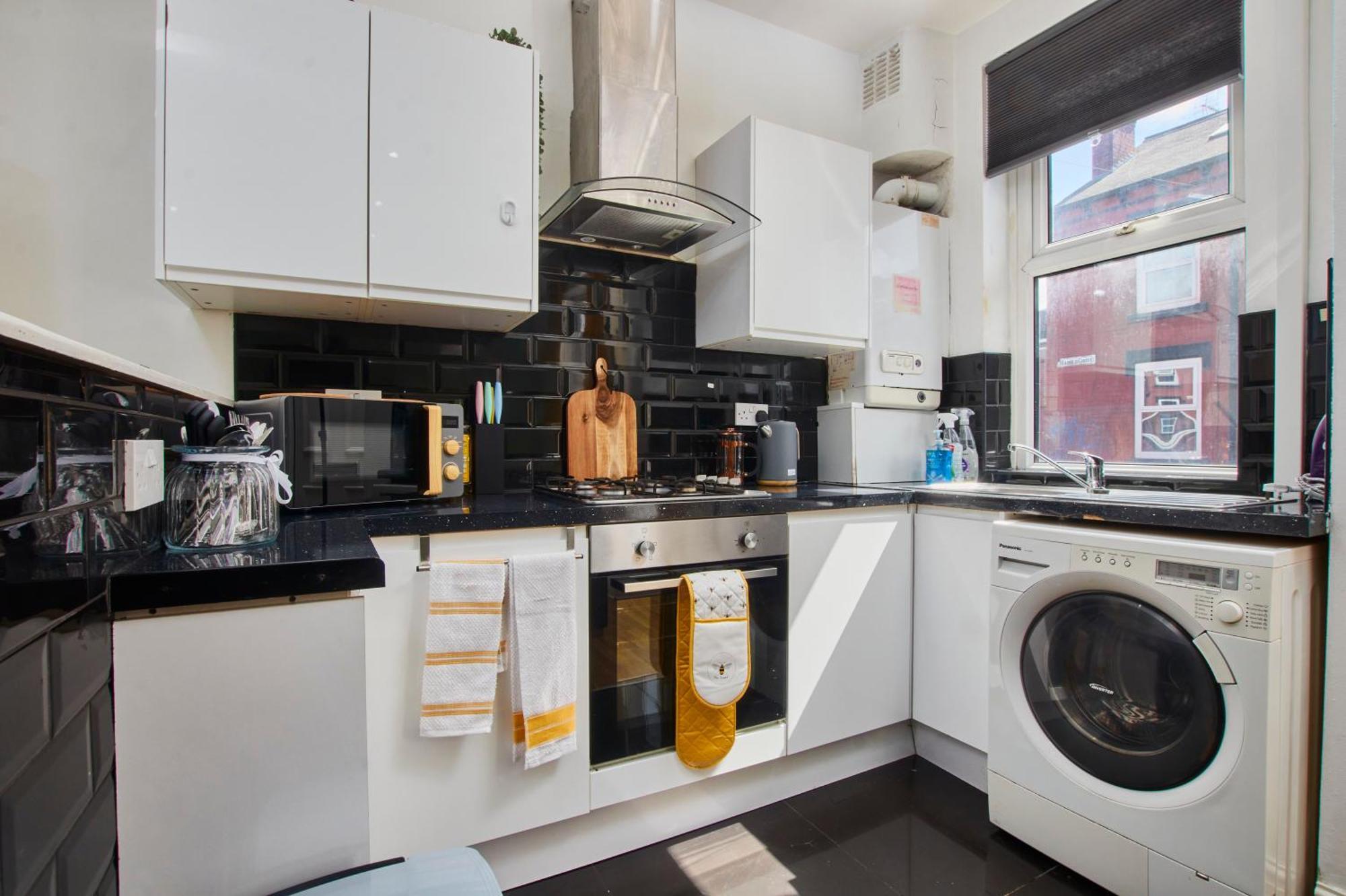 Holiday home Perfect Contractor House In With 6 Beds By Purestay- 14 Night Min! *