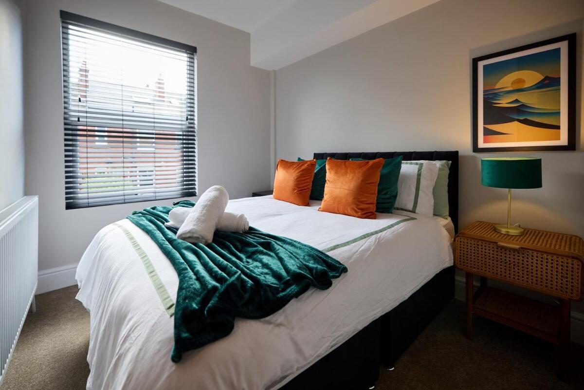 Holiday home Luxe Home, Long Savings, Central, Parking