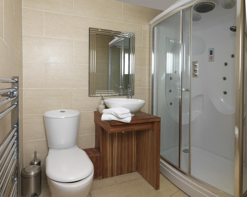 Apartment Garden View, 6 Rodley Hall, Leeds Leeds (West Yorkshire)