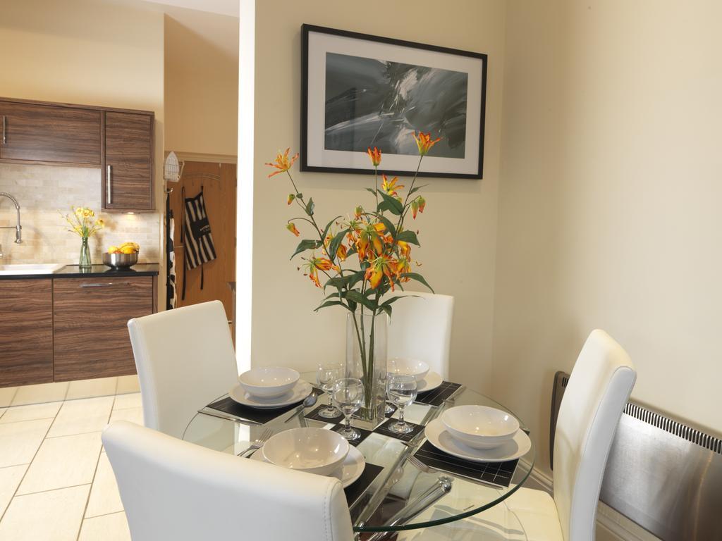 Apartment Garden View, 6 Rodley Hall, Leeds Leeds (West Yorkshire)