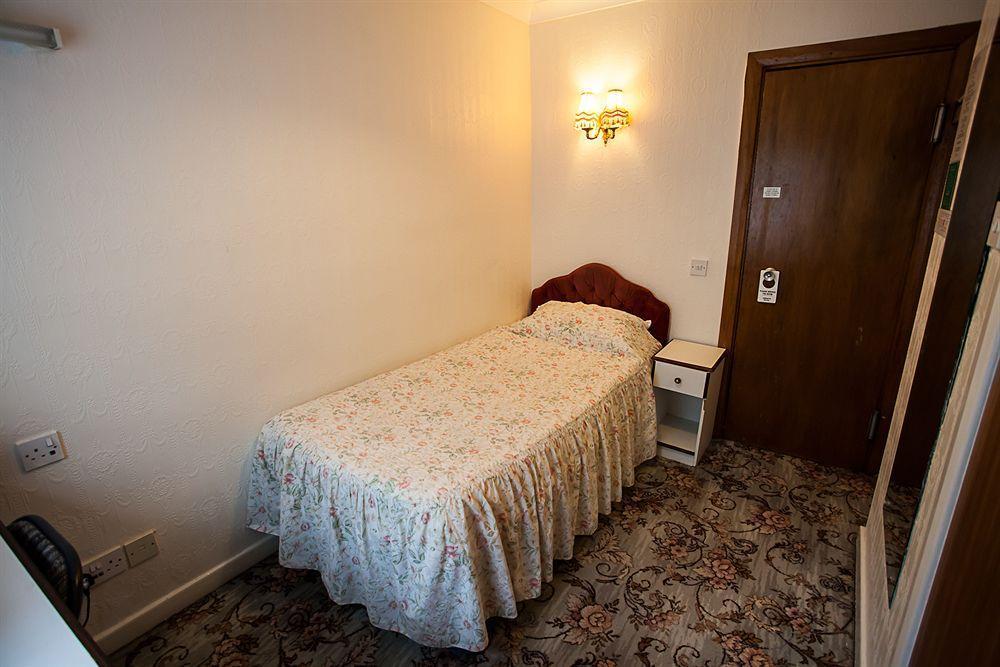The Avenue 3* Leeds (West Yorkshire)