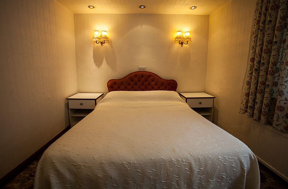 The Avenue 3* Leeds (West Yorkshire)