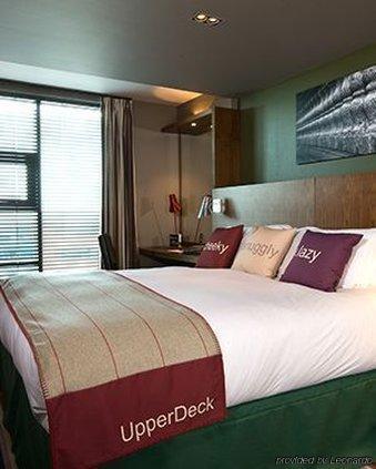 Village Leeds South 4*