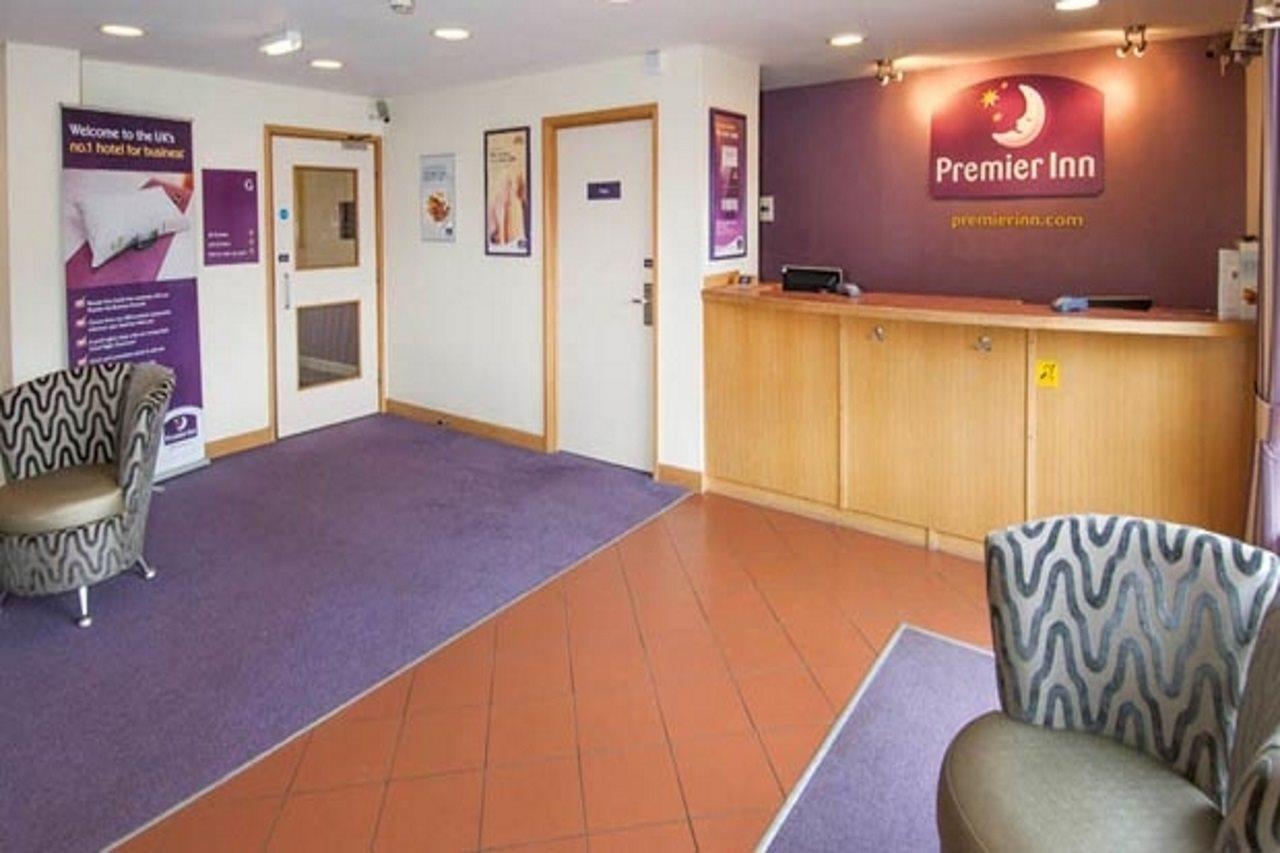 Premier Leeds East Hotel 3*