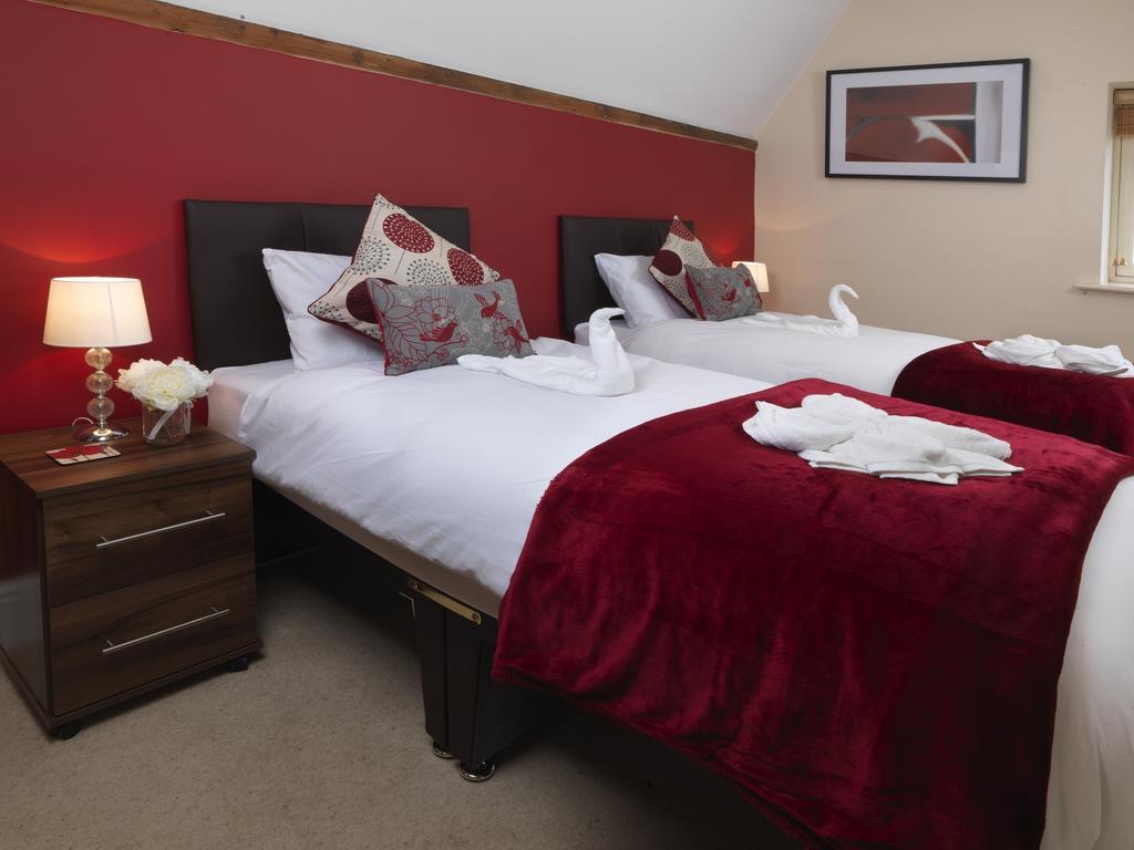 Garden View, 6 Rodley Hall, Leeds Apartment *