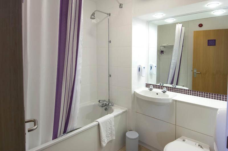 Hotel Premier Leeds / Bradford Airport 3*