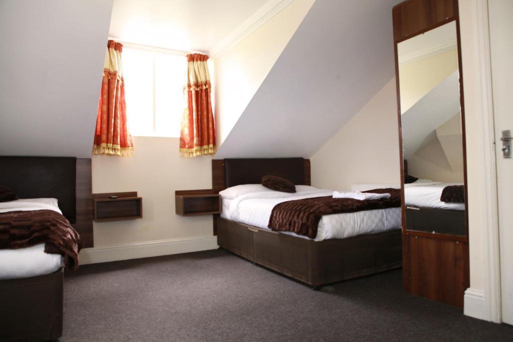 The Kingston 3* Leeds (West Yorkshire)