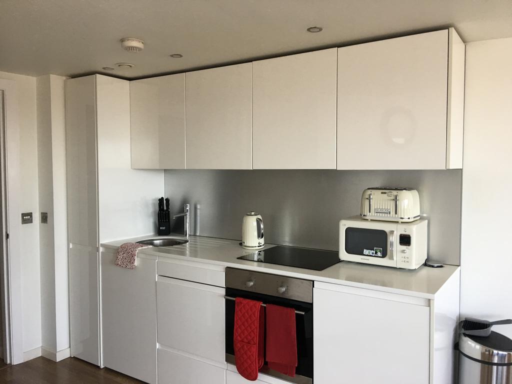Two Bed Modern City Center With Gorgeous Views *