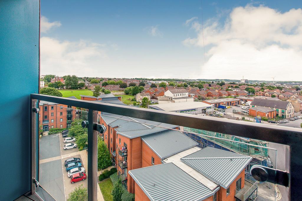 Leeds Urban Square Apartment