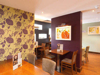 Aparthotel Roomzzz Leeds 4*