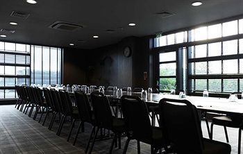 Village Leeds South Hotel