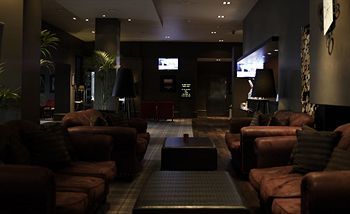 Village Leeds South 4*
