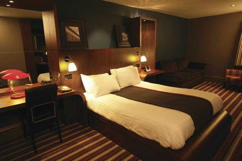Village Leeds North Hotel Leeds (West Yorkshire)