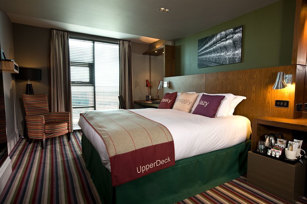 Village Leeds South 4*